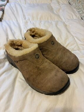 Merrell Tan Suede Shearling-Lined Slip-On Clogs